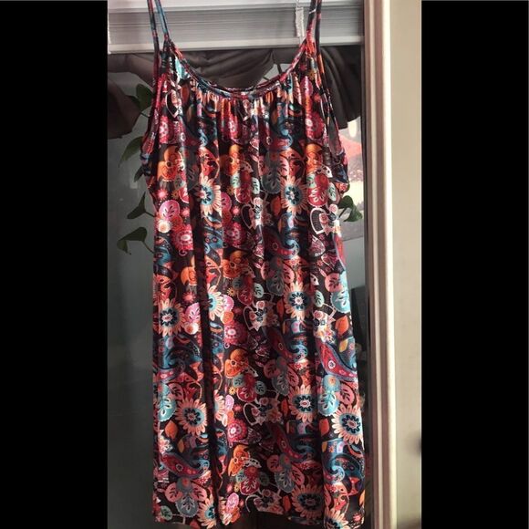 Floral halter dress . Lightweight built in slip layer . Perfect for summer .35” - Picture 1 of 8